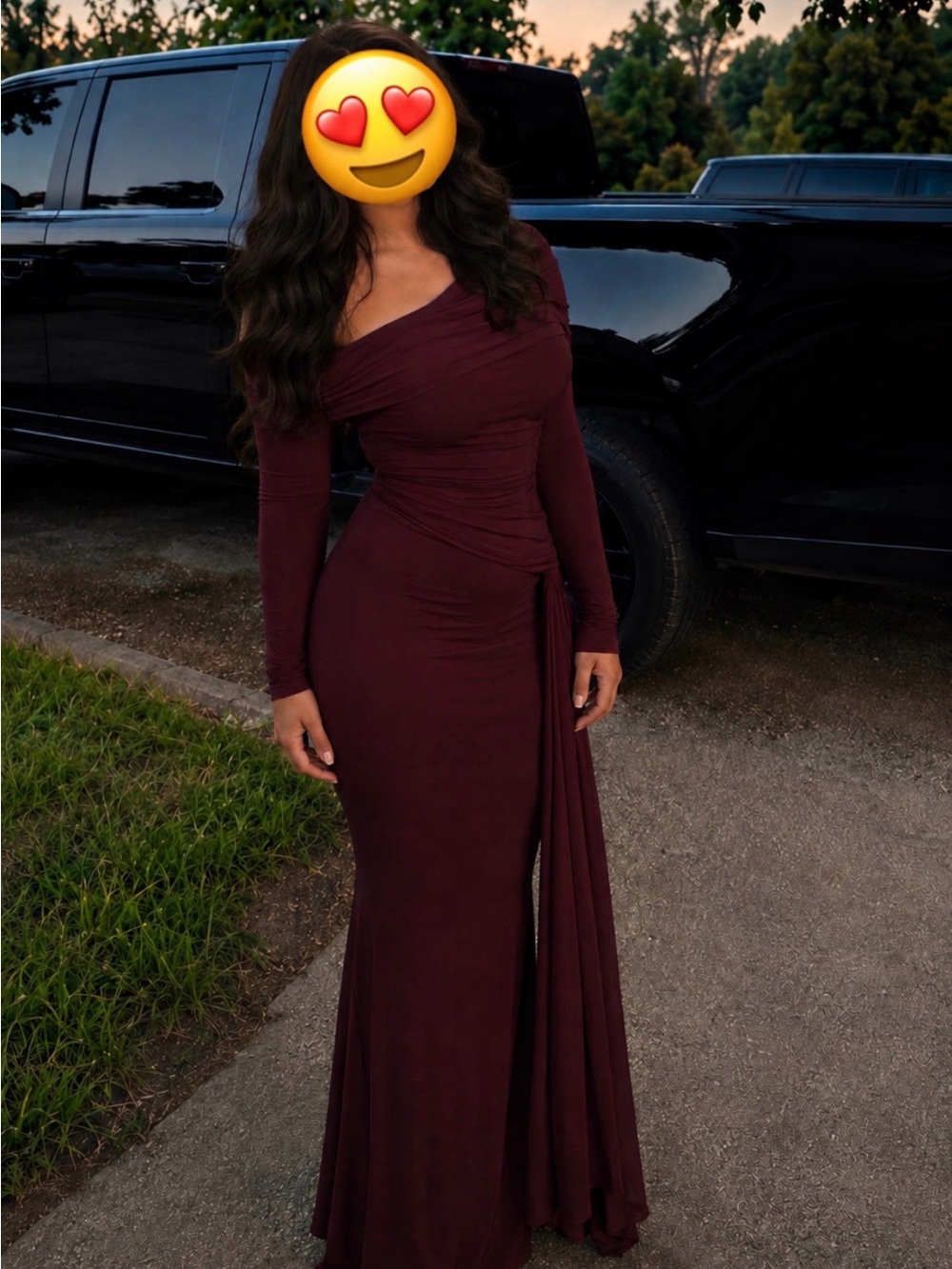 Club L London One-Shoulder Long-Sleeve Burgundy Gown